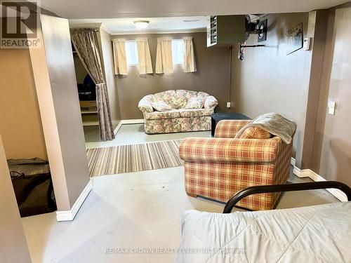 919 Highway 11, Fauquier-Strickland, ON - Indoor Photo Showing Bedroom