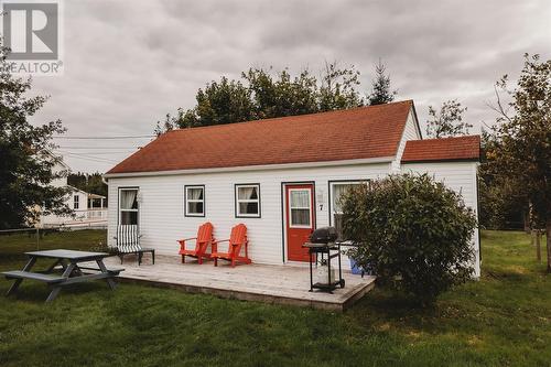 38 Beach Road, Eastport, NL 