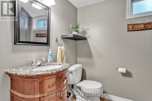 907 Rosehill Drive, Peterborough (Northcrest), ON - Indoor Photo Showing Bathroom