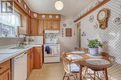 98 Portsdown Road, Toronto, ON - Indoor Photo Showing Kitchen