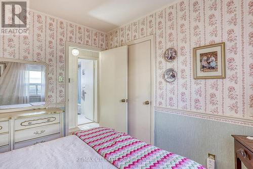 98 Portsdown Road, Toronto, ON - Indoor Photo Showing Bedroom