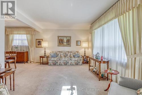 98 Portsdown Road, Toronto, ON - Indoor Photo Showing Living Room