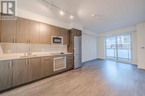 311 - 2550 Simcoe Street N, Oshawa, ON - Indoor Photo Showing Kitchen