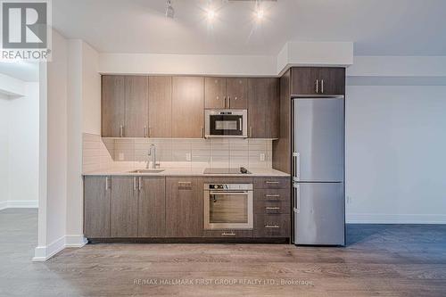 311 - 2550 Simcoe Street N, Oshawa, ON - Indoor Photo Showing Kitchen