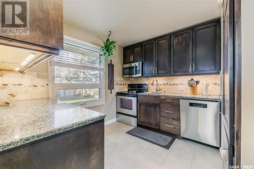 2518 Edward Street, Regina, SK - Indoor Photo Showing Kitchen With Stainless Steel Kitchen