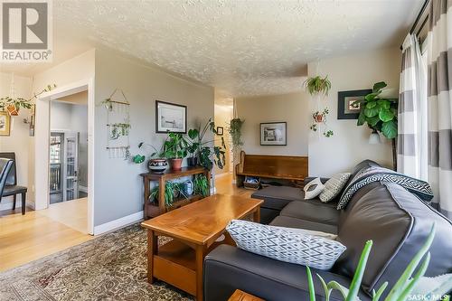 2518 Edward Street, Regina, SK - Indoor Photo Showing Living Room