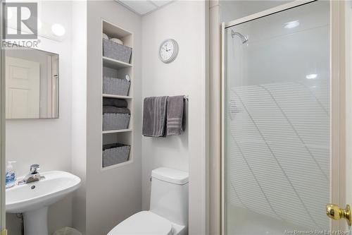 135 Beechwood Crescent, Fredericton, NB - Indoor Photo Showing Bathroom