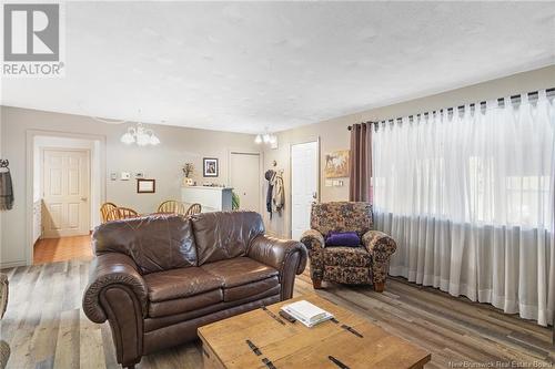 135 Beechwood Crescent, Fredericton, NB - Indoor Photo Showing Living Room