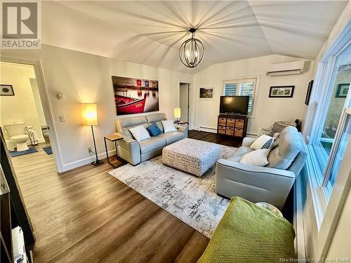 41 Charles Street, Saint Andrews, NB - Indoor Photo Showing Living Room