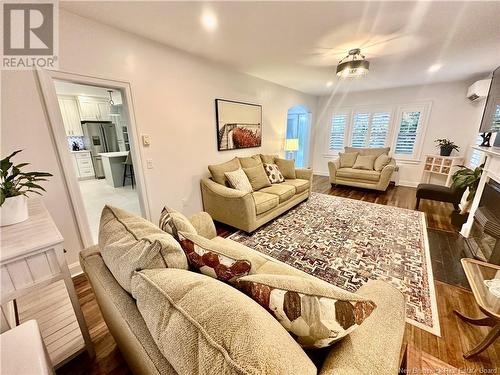 41 Charles Street, Saint Andrews, NB - Indoor Photo Showing Living Room