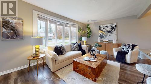 848 Florell Drive, Oshawa, ON - Indoor Photo Showing Living Room