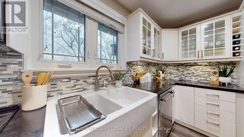 848 Florell Drive, Oshawa, ON - Indoor Photo Showing Kitchen With Double Sink With Upgraded Kitchen