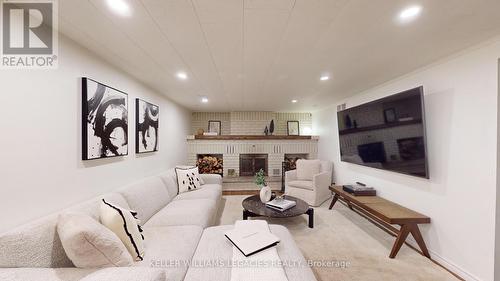 848 Florell Drive, Oshawa, ON - Indoor Photo Showing Living Room