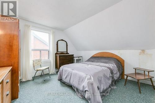 92 Fairview Avenue, Toronto, ON - Indoor Photo Showing Bedroom