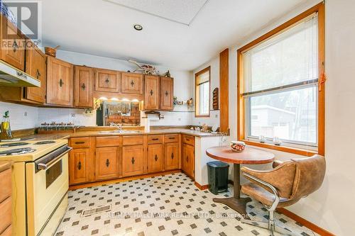 92 Fairview Avenue, Toronto, ON - Indoor Photo Showing Kitchen