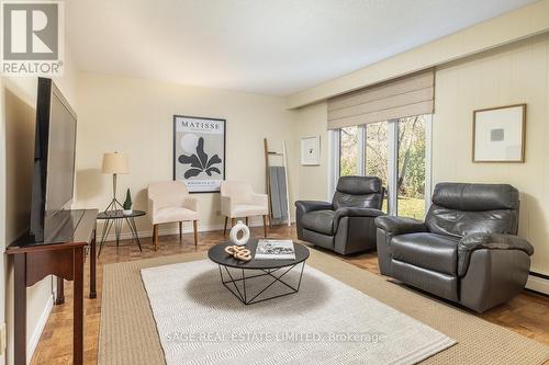 35 Buxton Road, Toronto, ON - Indoor Photo Showing Living Room