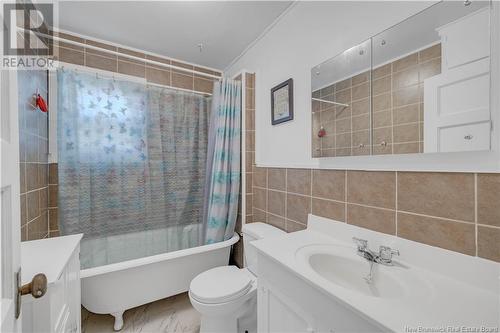 28 Pugsley Avenue, Saint John, NB - Indoor Photo Showing Bathroom