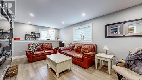 10 Joes Place, Flatrock, NL - Indoor Photo Showing Living Room