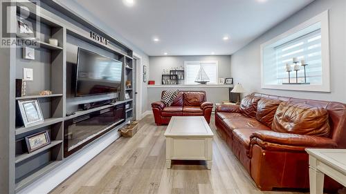 10 Joes Place, Flatrock, NL - Indoor Photo Showing Living Room