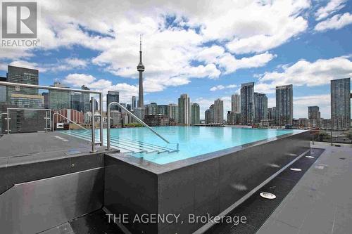 1011 - 560 King Street W, Toronto, ON - Outdoor With View