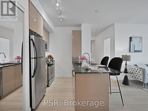 3604 - 56 Annie Craig Drive, Toronto, ON - Indoor Photo Showing Kitchen