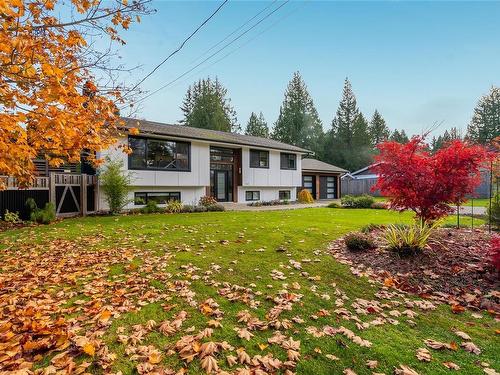 702 Garrett Rd, Qualicum Beach, BC 