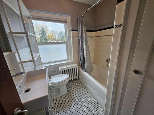 319 Lawrence Ave W, Toronto, ON - Indoor Photo Showing Bathroom