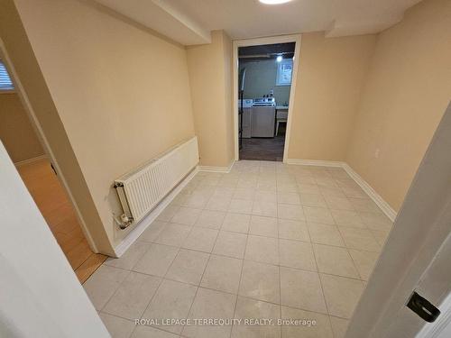 319 Lawrence Ave W, Toronto, ON - Indoor Photo Showing Other Room