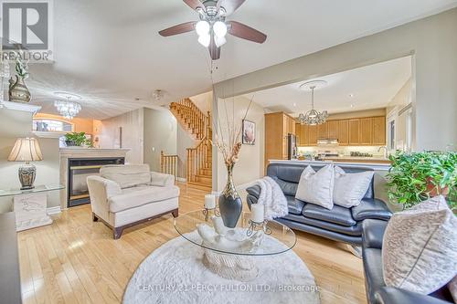 31 Watsonbrook Drive, Brampton, ON - Indoor Photo Showing Living Room