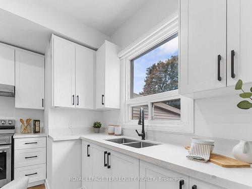 5 Victoria St, Clarington, ON - Indoor Photo Showing Kitchen With Double Sink