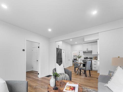 5 Victoria St, Clarington, ON - Indoor Photo Showing Living Room