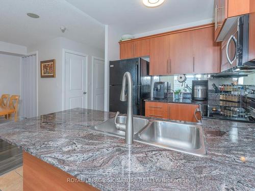 10H-6 Rosebank Dr S, Toronto, ON - Indoor Photo Showing Kitchen With Double Sink