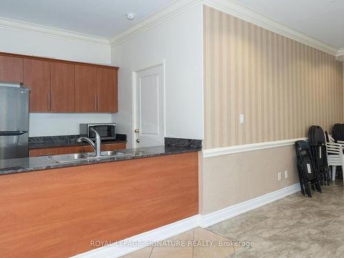 10H-6 Rosebank Dr S, Toronto, ON - Indoor Photo Showing Kitchen With Double Sink