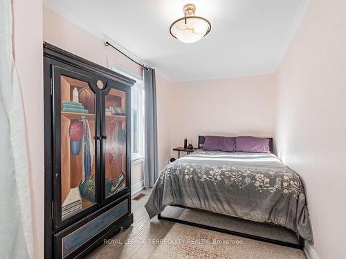 20 York St, Ajax, ON - Indoor Photo Showing Bedroom