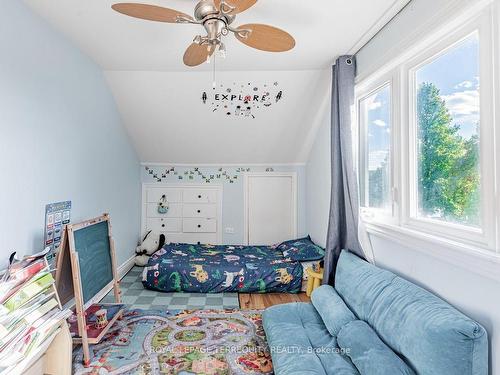 20 York St, Ajax, ON - Indoor Photo Showing Bedroom