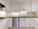 22 Linton Crt, Markham, ON  - Indoor Photo Showing Kitchen With Double Sink 