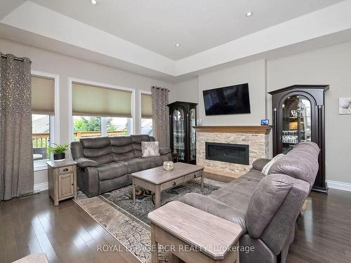 50 Hillcrest Dr, New Tecumseth, ON - Indoor Photo Showing Living Room With Fireplace