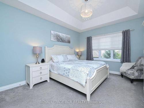 50 Hillcrest Dr, New Tecumseth, ON - Indoor Photo Showing Bedroom