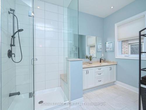 50 Hillcrest Dr, New Tecumseth, ON - Indoor Photo Showing Bathroom