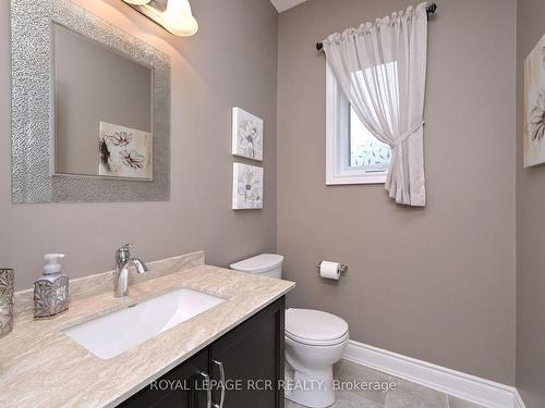 50 Hillcrest Dr, New Tecumseth, ON - Indoor Photo Showing Bathroom