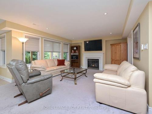 50 Hillcrest Dr, New Tecumseth, ON - Indoor Photo Showing Living Room With Fireplace