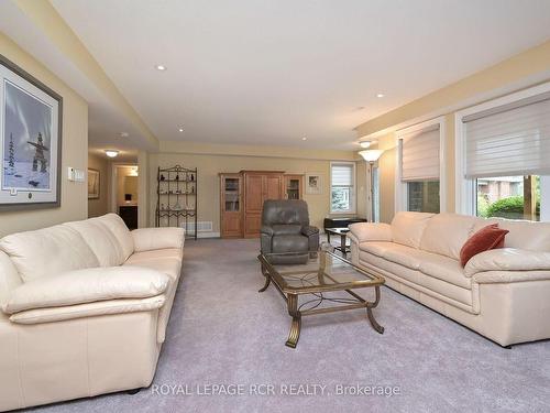 50 Hillcrest Dr, New Tecumseth, ON - Indoor Photo Showing Living Room