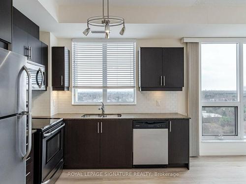 1605-9500 Markham Rd, Markham, ON - Indoor Photo Showing Kitchen With Double Sink