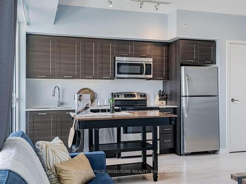 714-2200 Lakeshore Blvd, Toronto, ON - Indoor Photo Showing Kitchen