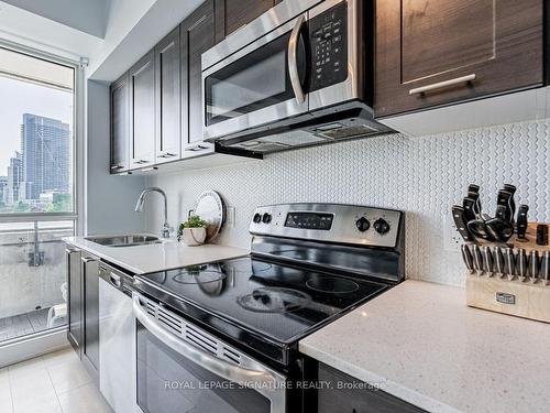 714-2200 Lakeshore Blvd, Toronto, ON - Indoor Photo Showing Kitchen