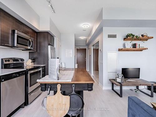 714-2200 Lakeshore Blvd, Toronto, ON - Indoor Photo Showing Kitchen