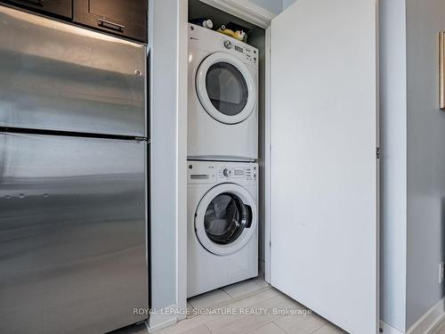 714-2200 Lakeshore Blvd, Toronto, ON - Indoor Photo Showing Laundry Room