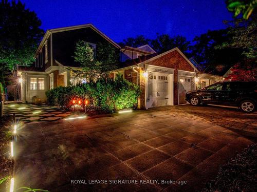 294 Robinson St, Oakville, ON - Outdoor