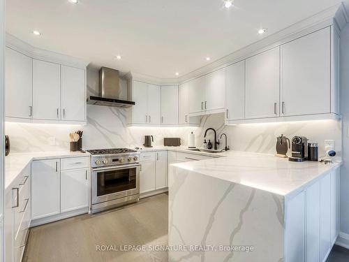 294 Robinson St, Oakville, ON - Indoor Photo Showing Kitchen With Upgraded Kitchen