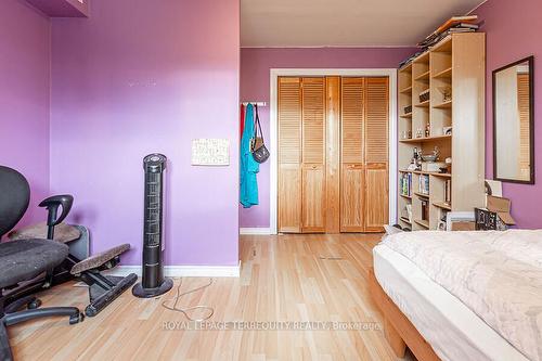 12 Chauncey Ave, Toronto, ON - Indoor Photo Showing Bedroom